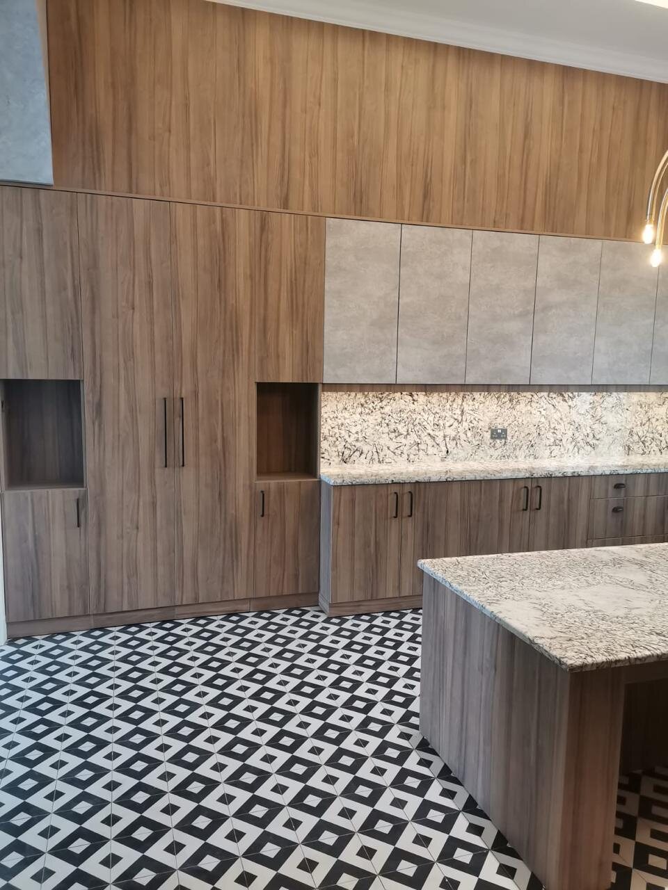 Qatar cabinetry
